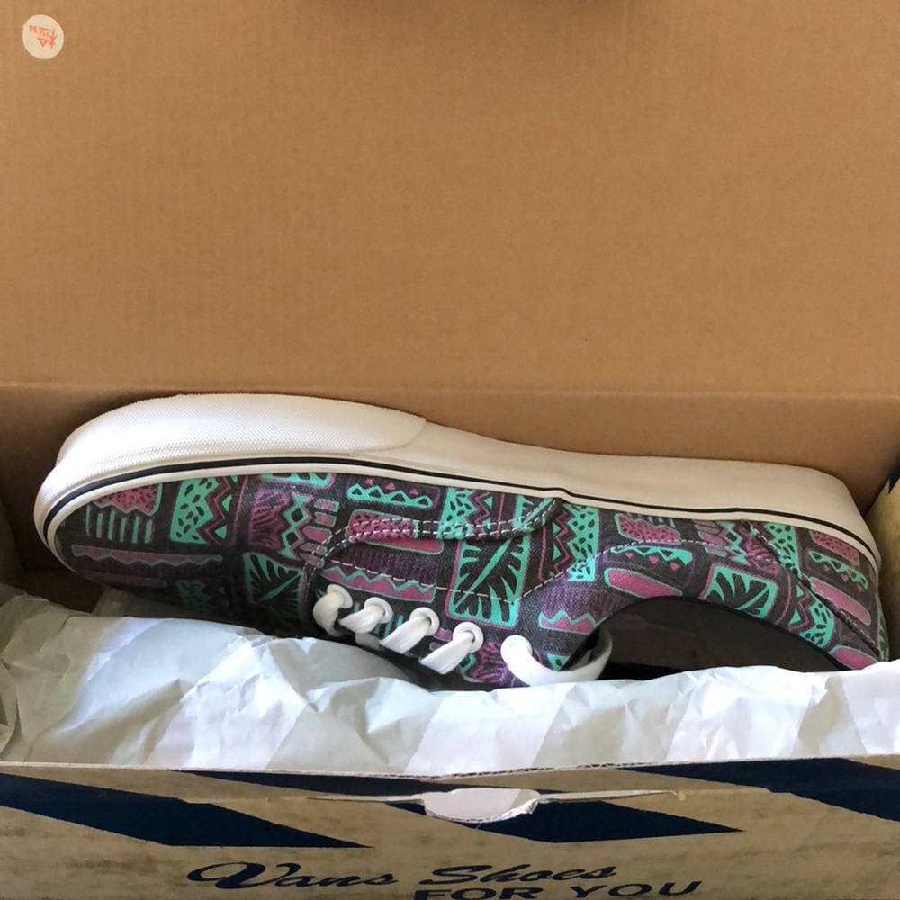 Vans (Van Doren) - Maui - Unworn